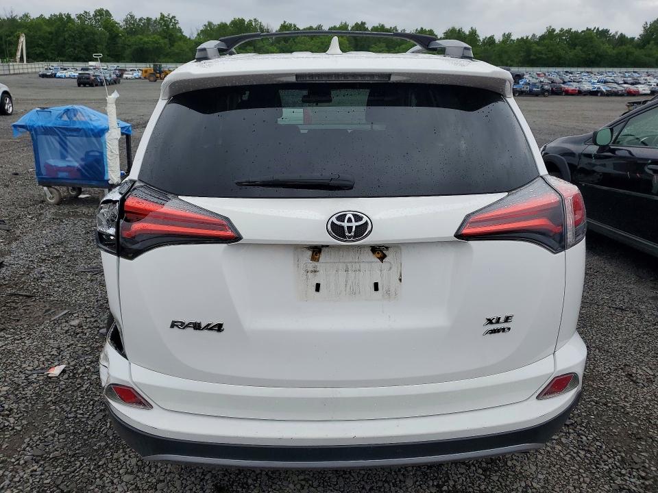 Продажа на аукционе авто 2018 Toyota Rav4, vin: 2T3RFREVXJW811266, номер лота: 58299026