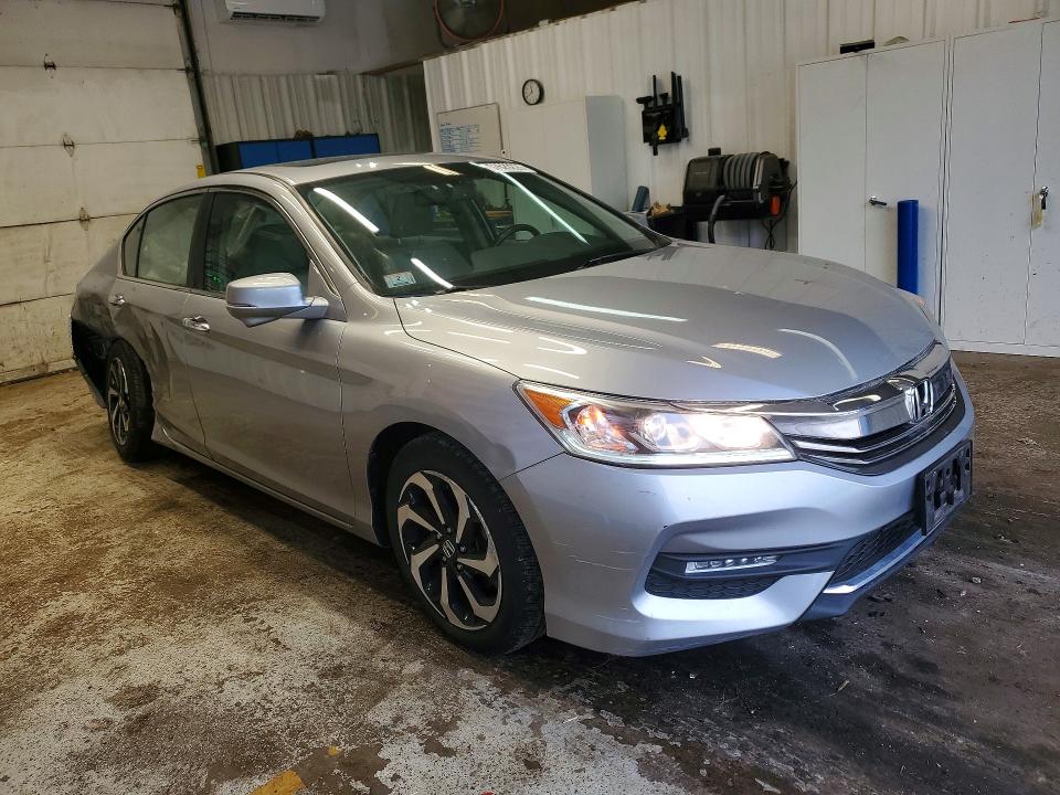 57629226 :رقم المزاد ، 1HGCR2F83HA009911 vin ، 2017 Honda Accord مزاد بيع