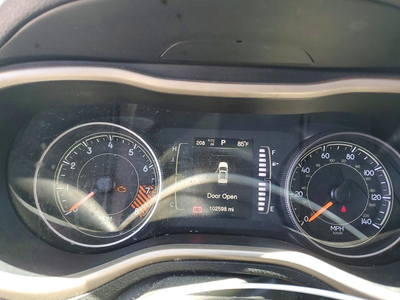 55727616 :رقم المزاد ، 1C4PJMCS6FW665331 vin ، 2015 Jeep Cherokee مزاد بيع