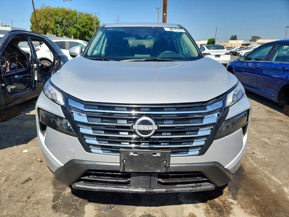 Продажа на аукционе авто 2025 Nissan Rogue, vin: 5N1BT3BB3SC829951, номер лота: 57434326