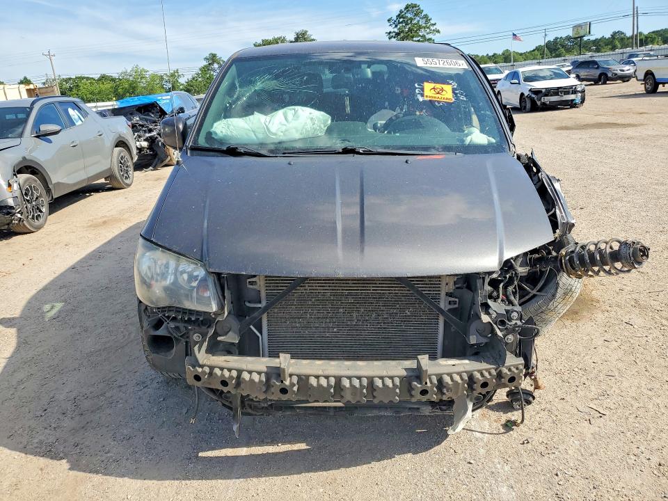 55572606 :رقم المزاد ، 2C4RC1HG0FR574330 vin ، 2015 Chrysler Town & Country مزاد بيع