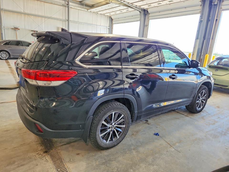 Продажа на аукционе авто 2017 Toyota Highlander, vin: 5TDJZRFH3HS435759, номер лота: 54843126