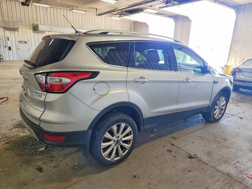58363886 :رقم المزاد ، 1FMCU9JD6HUF03331 vin ، 2017 Ford Escape مزاد بيع