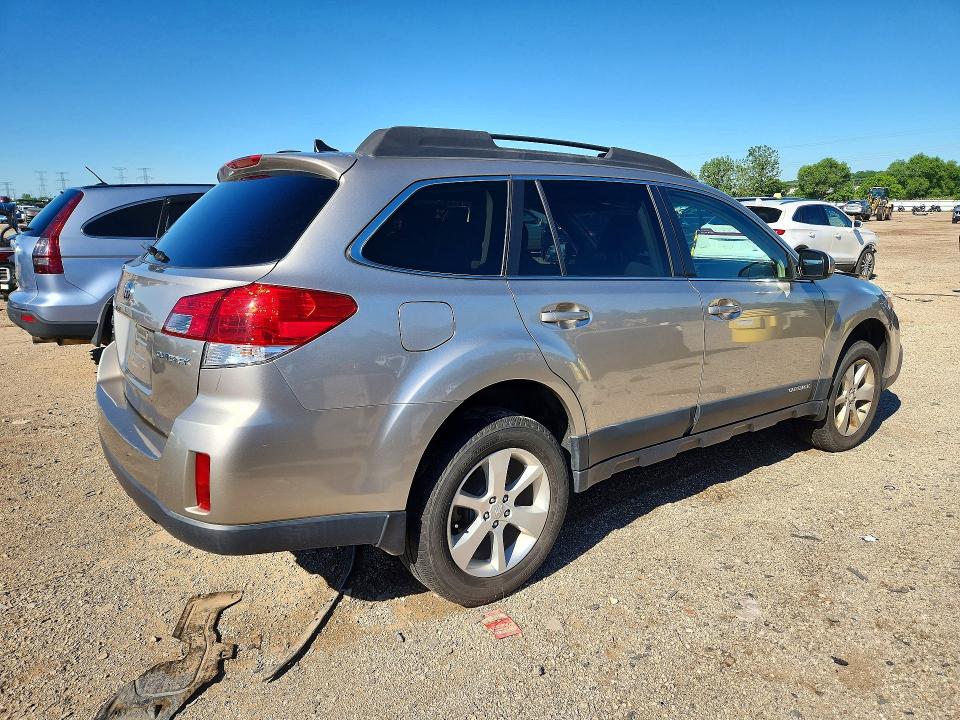 56662606 :رقم المزاد ، 4S4BRCCC1E3233022 vin ، 2014 Subaru Outback مزاد بيع