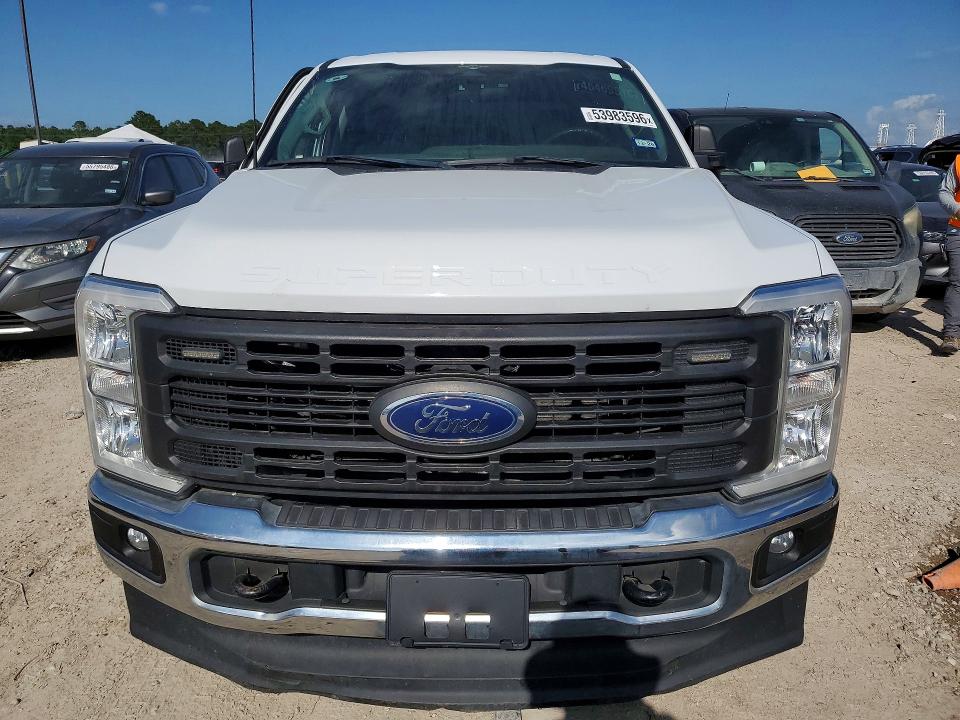 53983596 :رقم المزاد ، 1FT8W3BA9PED63757 vin ، 2023 Ford F350 مزاد بيع