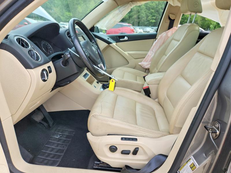 2011 Volkswagen Tiguan მანქანა იყიდება აუქციონზე, vin: WVGBV7AX8BW515032, აუქციონის ნომერი: 56940996