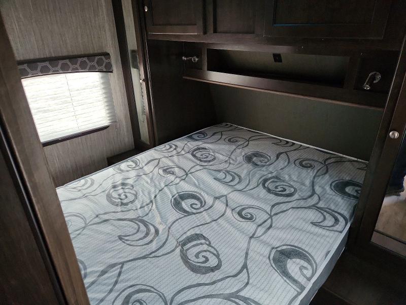 57390136 :رقم المزاد ، 5RXDB3124J1361611 vin ، 2018 Cruiser Recreational Vehicle (rv) مزاد بيع