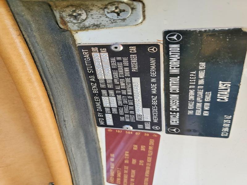 57892226 :رقم المزاد ، WDBBA45A5EA004463 vin ، 1984 Mercedes-benz 380 مزاد بيع