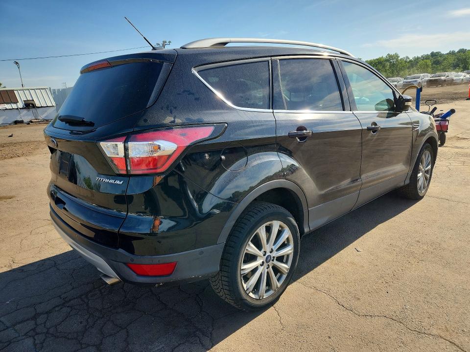 2017 Ford Escape მანქანა იყიდება აუქციონზე, vin: 1FMCU9JD7HUE62241, აუქციონის ნომერი: 56079316