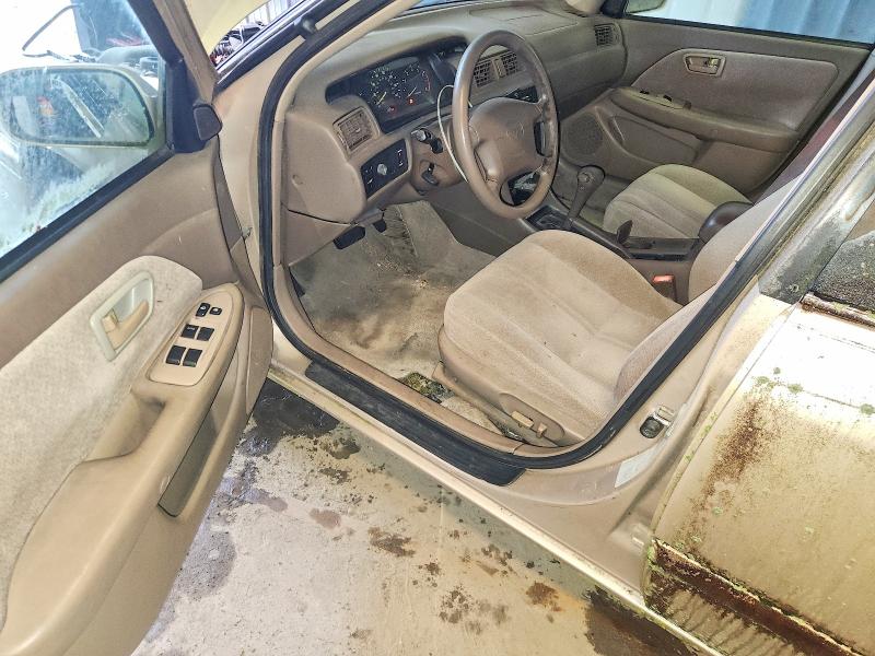 56769166 :رقم المزاد ، 4T1BF22K5YU950159 vin ، 2000 Toyota Camry مزاد بيع
