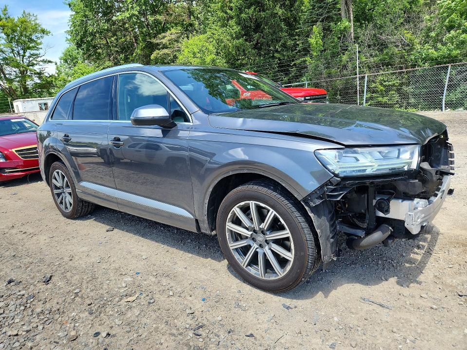 57082536 :رقم المزاد ، WA1LHAF76KD030030 vin ، 2019 Audi Q7 مزاد بيع