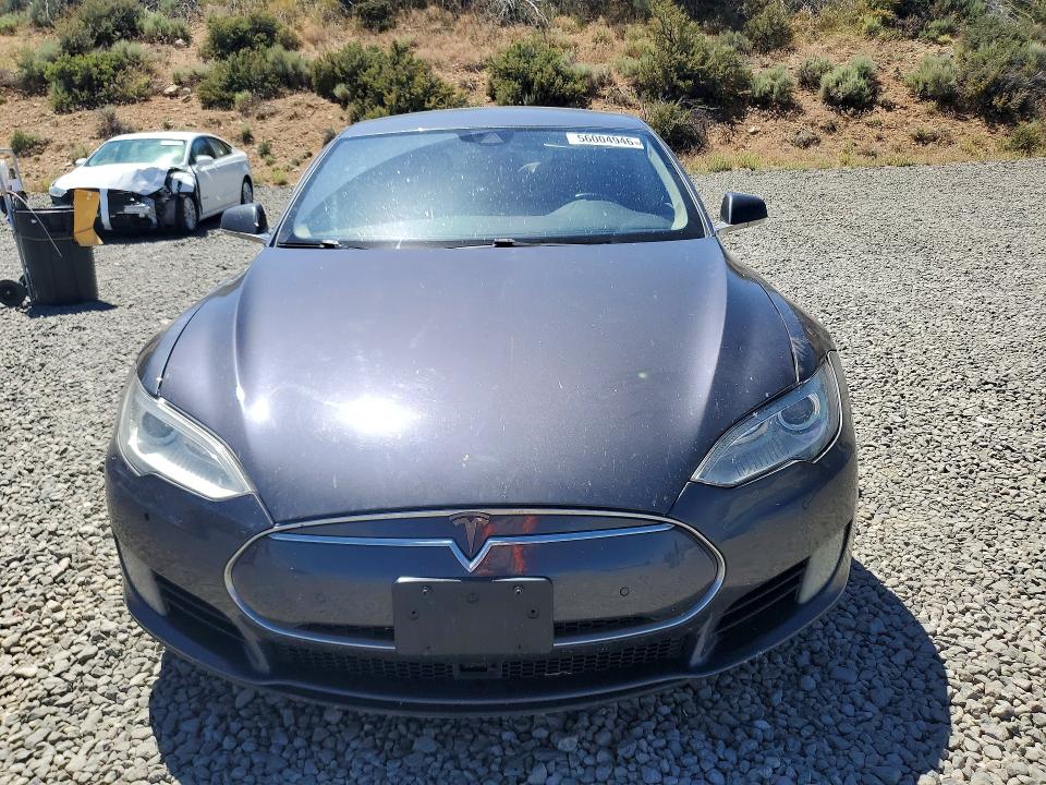 2015 Tesla Model S მანქანა იყიდება აუქციონზე, vin: 5YJSA1E14FF112906, აუქციონის ნომერი: 56004946