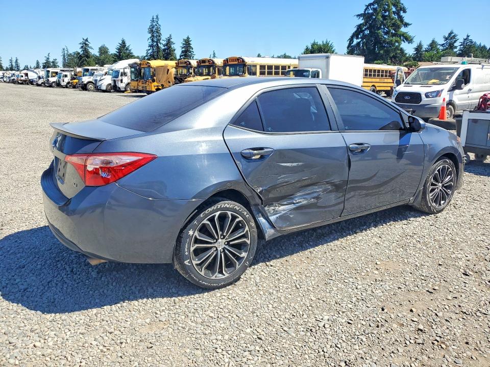 2018 Toyota Corolla მანქანა იყიდება აუქციონზე, vin: 2T1BURHE6JC015871, აუქციონის ნომერი: 57272946