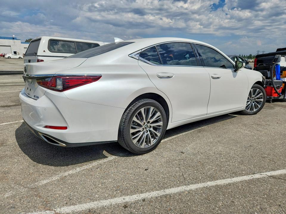 58326996 :رقم المزاد ، 58ADZ1B14LU061999 vin ، 2020 Lexus Es مزاد بيع