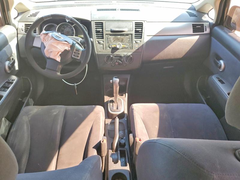 57404156 :رقم المزاد ، 3N1BC13E18L363941 vin ، 2008 Nissan Versa مزاد بيع