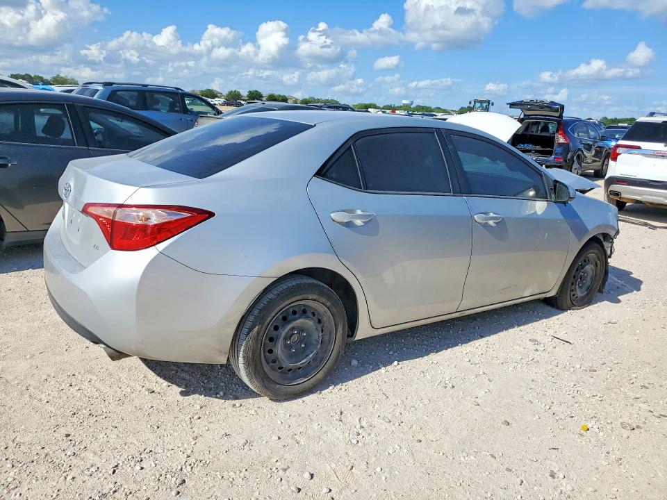 57021876 :رقم المزاد ، 5YFBURHE7JP767997 vin ، 2018 Toyota Corolla مزاد بيع