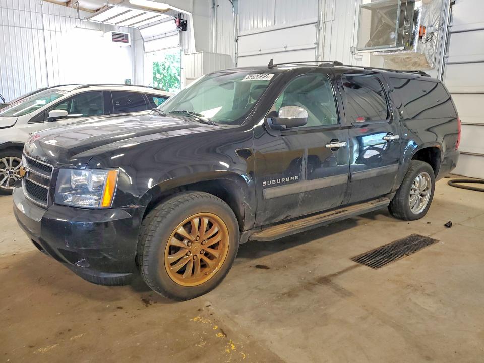 55620956 :رقم المزاد ، 1GNSKJE76ER102850 vin ، 2014 Chevrolet Suburban مزاد بيع