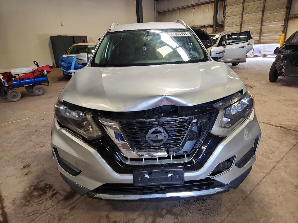 57932696 :رقم المزاد ، KNMAT2MV8JP528892 vin ، 2018 Nissan Rogue مزاد بيع