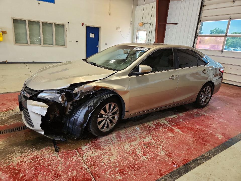 69353195 :رقم المزاد ، 4T1BF1FK3HU672785 vin ، 2017 Toyota Camry مزاد بيع