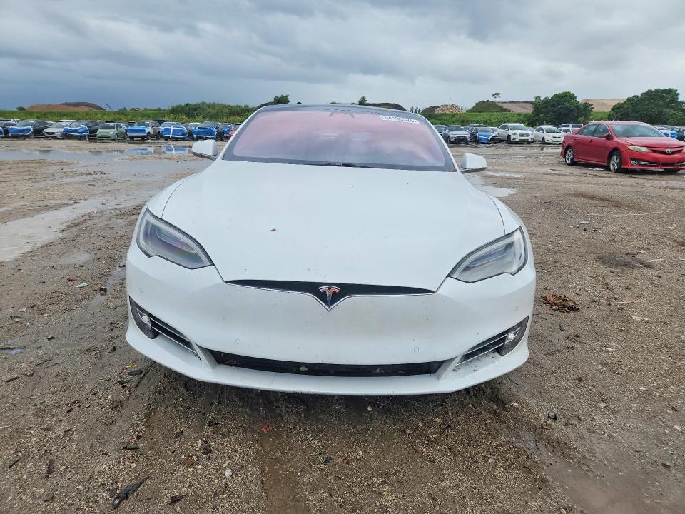 54183326 :رقم المزاد ، 5YJSA1E2XLF367273 vin ، 2020 Tesla Model S مزاد بيع