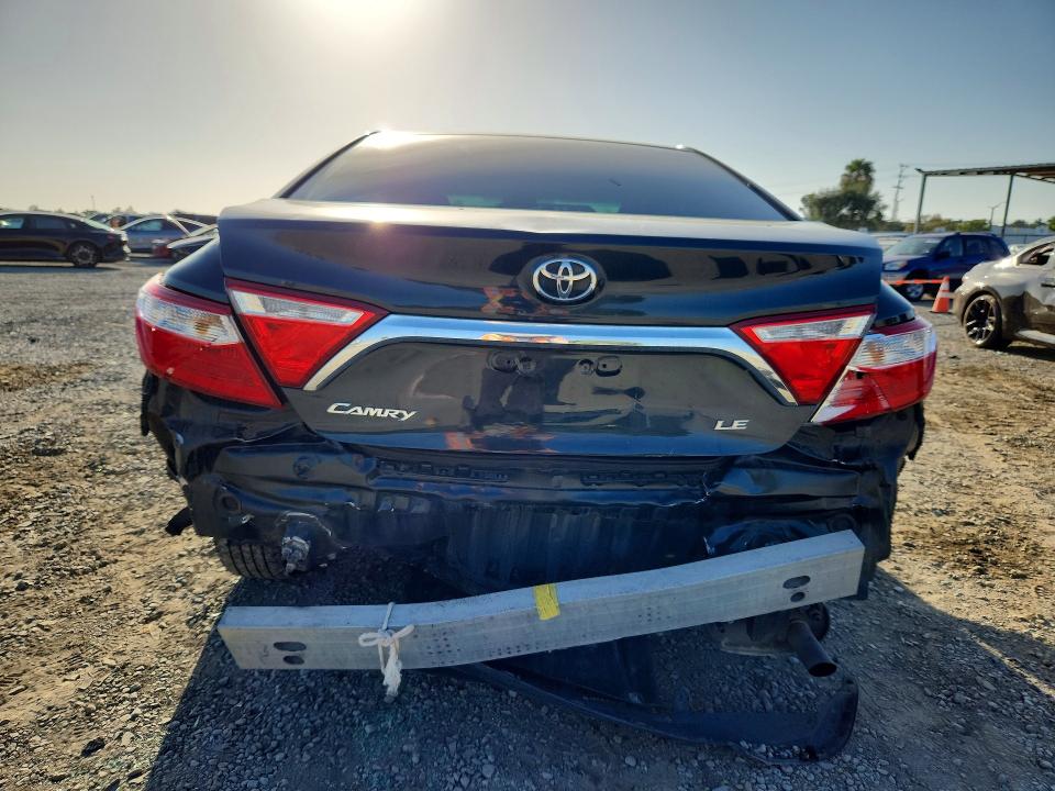 55784806 :رقم المزاد ، 4T4BF1FK4FR481654 vin ، 2015 Toyota Camry مزاد بيع