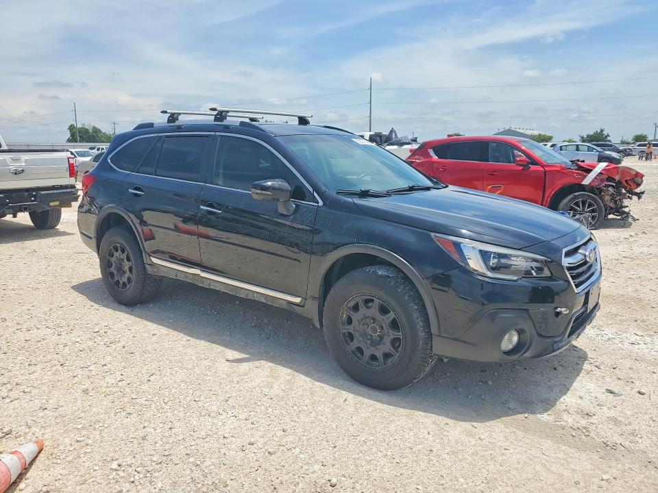 55531656 :رقم المزاد ، 4S4BSETC6J3304290 vin ، 2018 Subaru Outback مزاد بيع