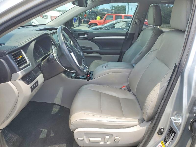 Продаж на аукціоні авто 2018 Toyota Highlander, vin: 5TDKZRFH1JS260809, номер лоту: 57115686