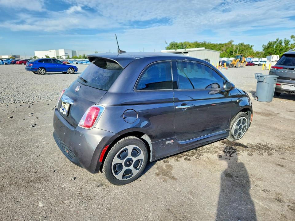 Продаж на аукціоні авто 2017 Fiat 500, vin: 3C3CFFGE7HT699369, номер лоту: 56585976
