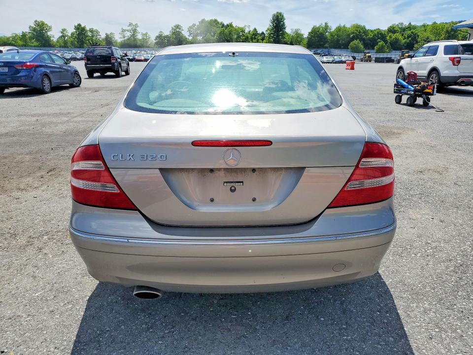 55866476 :رقم المزاد ، WDBTJ65J95F128626 vin ، 2005 Mercedes-benz Clk مزاد بيع