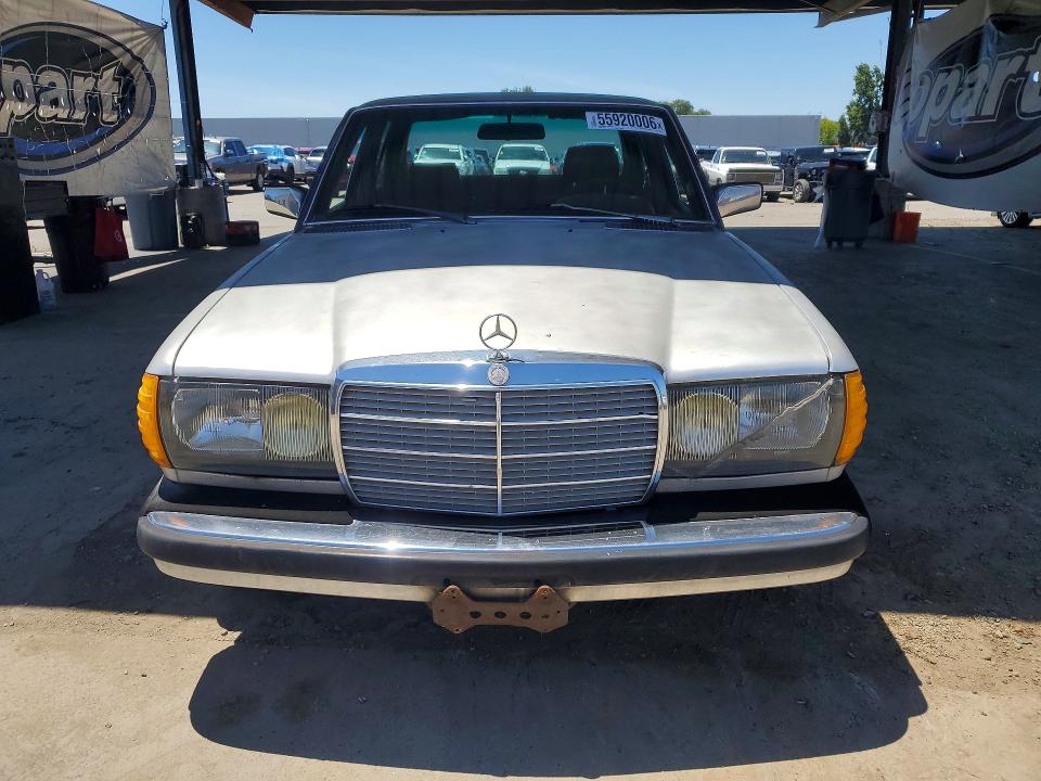 1980 Mercedes-benz 300 მანქანა იყიდება აუქციონზე, vin: 12313012187624, აუქციონის ნომერი: 55920006