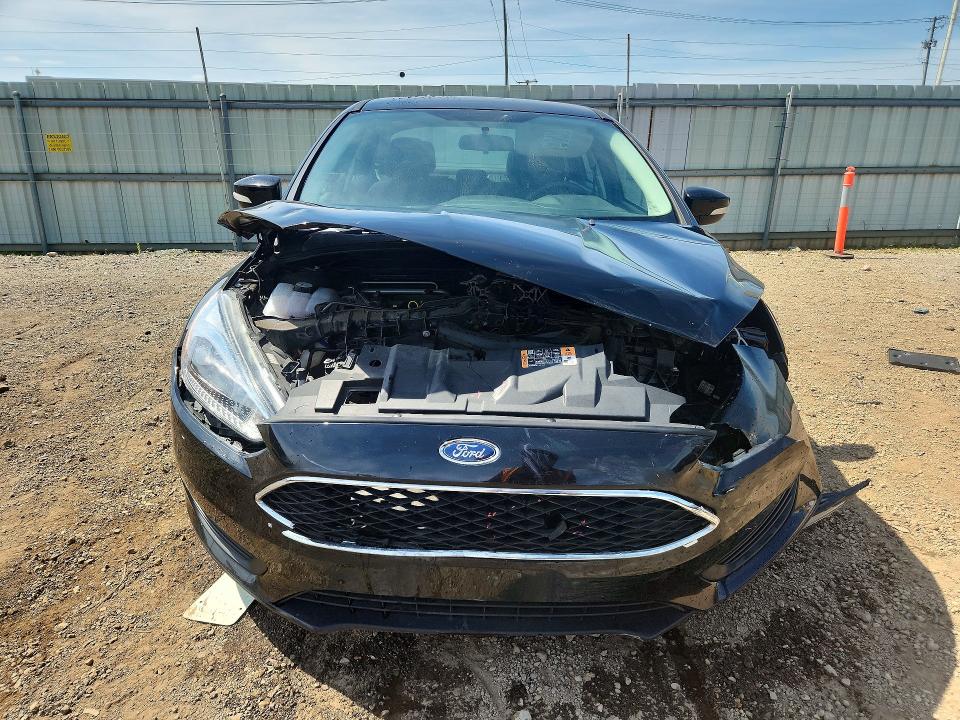 56262806 :رقم المزاد ، 1FADP3F25GL390292 vin ، 2016 Ford Focus مزاد بيع