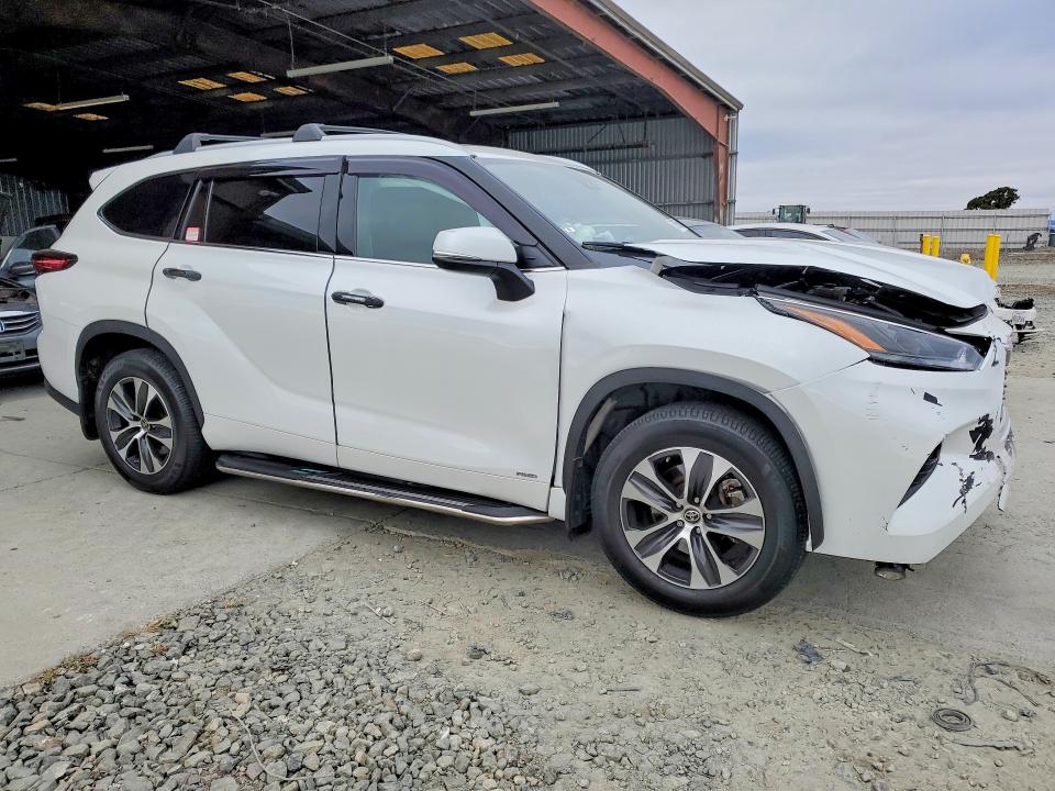 57896526 :رقم المزاد ، 5TDHBRCH2NS545818 vin ، 2022 Toyota Highlander Hybrid مزاد بيع