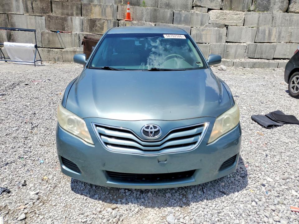 58702506 :رقم المزاد ، 4T4BF3EK2AR052499 vin ، 2010 Toyota Camry مزاد بيع