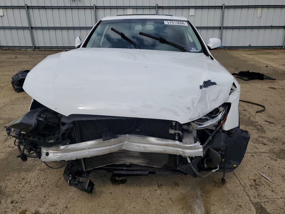 Продажа на аукционе авто 2016 Audi A4, vin: WAUBFAFL4GN016324, номер лота: 57013606