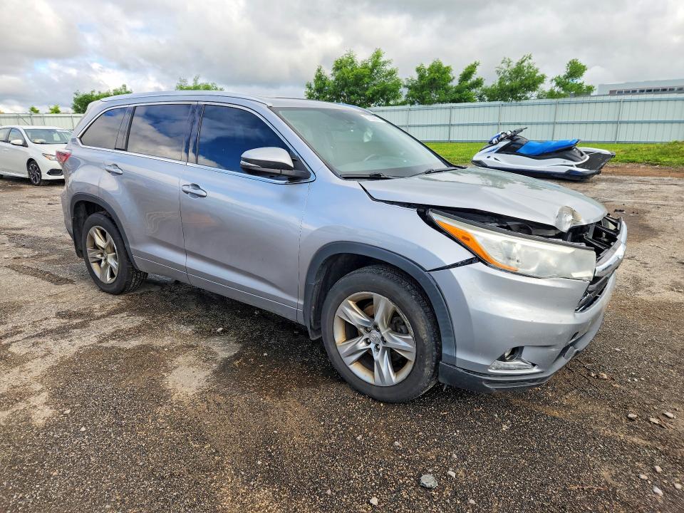 57530866 :رقم المزاد ، 5TDDKRFH0FS118830 vin ، 2015 Toyota Highlander مزاد بيع