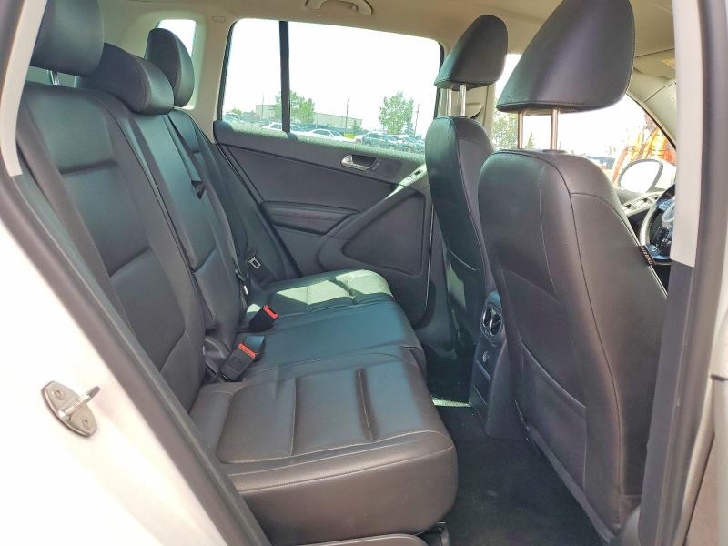 2017 Volkswagen Tiguan მანქანა იყიდება აუქციონზე, vin: WVGNV7AX3HK032822, აუქციონის ნომერი: 56081996