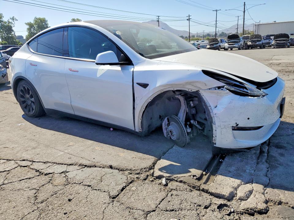 Продажа на аукционе авто 2021 Tesla Model Y, vin: 5YJYGDEE9MF102236, номер лота: 57260216