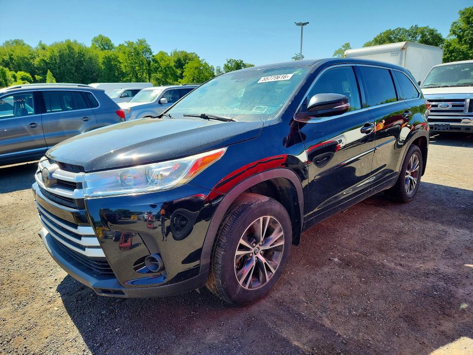 55779616 :رقم المزاد ، 5TDBZRFH7JS898904 vin ، 2018 Toyota Highlander مزاد بيع