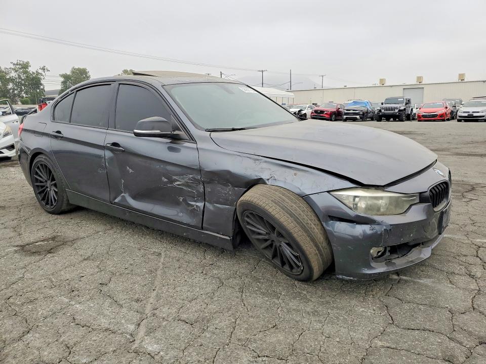 58997766 :رقم المزاد ، WBA3A5C58CF340834 vin ، 2012 Bmw 3 Series 320i Xdrive مزاد بيع