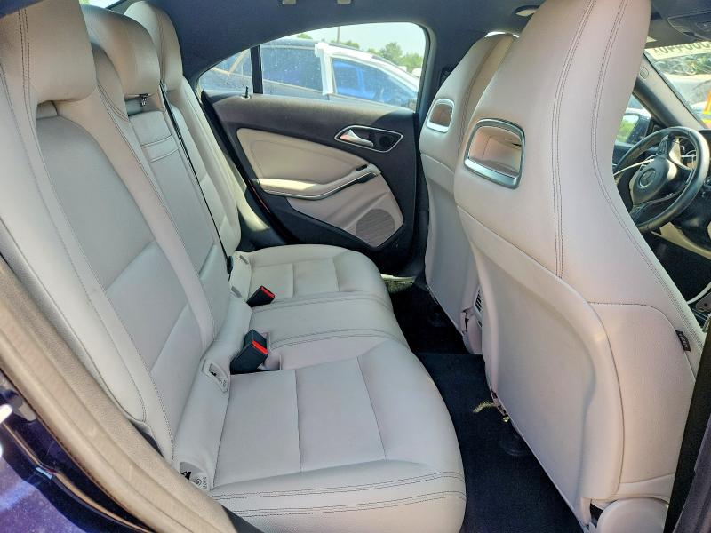 58588446 :رقم المزاد ، WDDSJ4EB5JN612230 vin ، 2018 Mercedes-benz Cla مزاد بيع