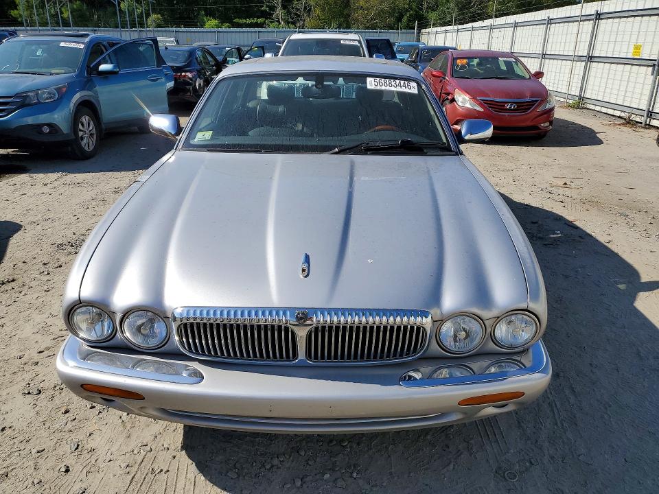 56883446 :رقم المزاد ، SAJDA24C01LF35946 vin ، 2001 Jaguar Vandenplas مزاد بيع