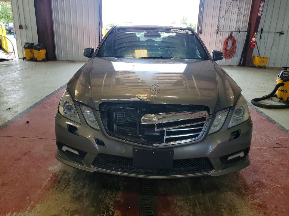 58637166 :رقم المزاد ، WDDHF8HB2AA092882 vin ، 2010 Mercedes-benz E مزاد بيع