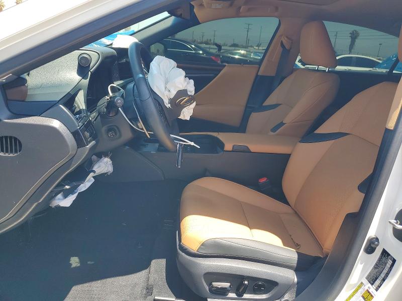 2025 Lexus Es 300h მანქანა იყიდება აუქციონზე, vin: 58ADA1C14SU070545, აუქციონის ნომერი: 57692176