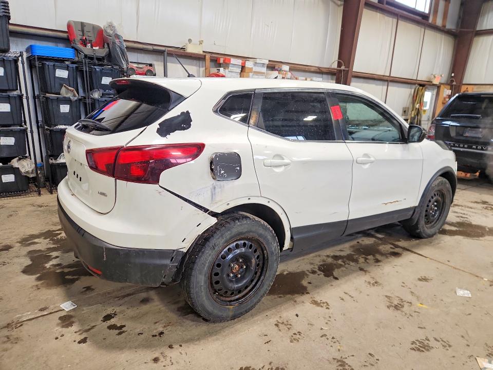 55817986 :رقم المزاد ، JN1BJ1CR5JW210309 vin ، 2018 Nissan Qashqai مزاد بيع