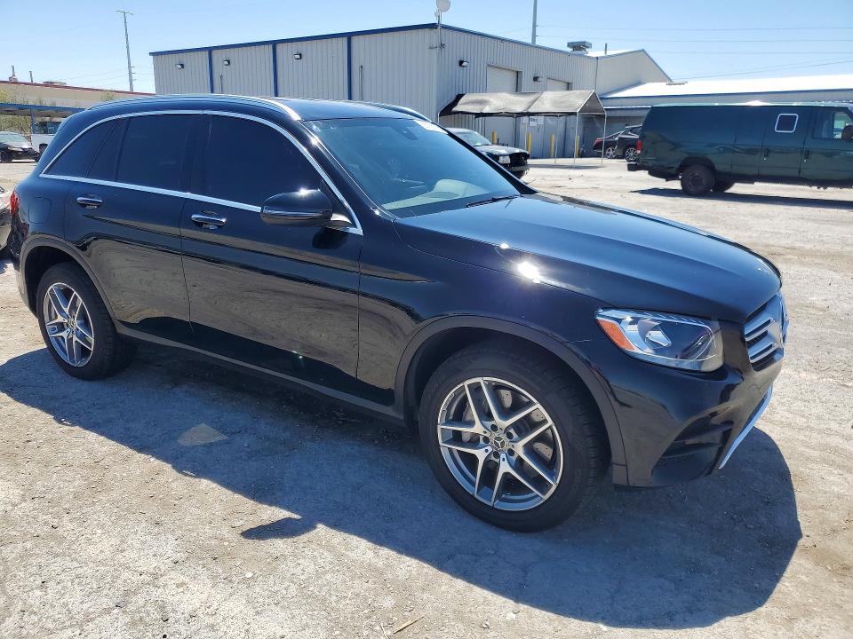 55758076 :رقم المزاد ، WDC0G4JB3JV069010 vin ، 2018 Mercedes-benz Glc مزاد بيع