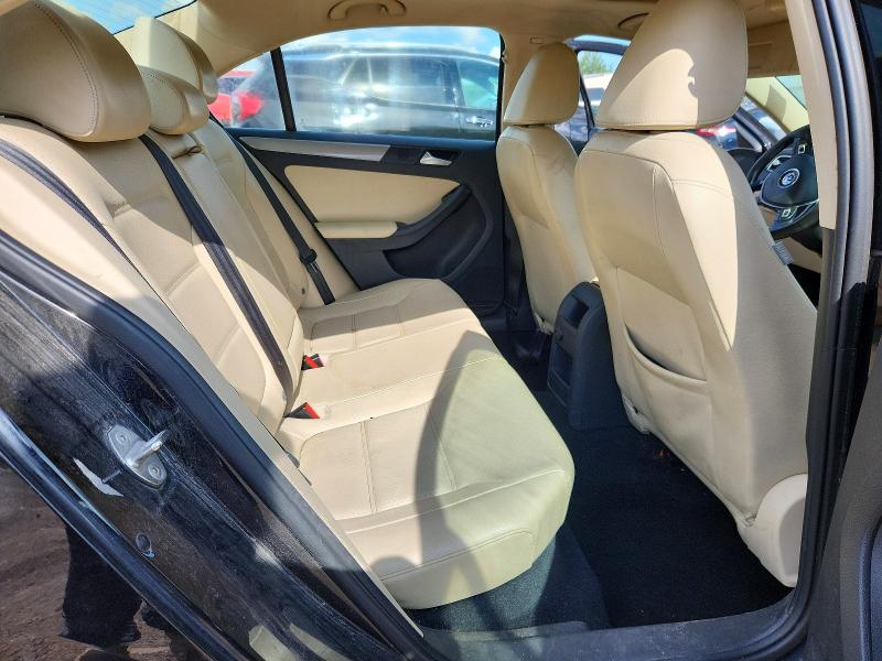 57169796 :رقم المزاد ، 3VWDB7AJ9HM339597 vin ، 2017 Volkswagen Jetta مزاد بيع
