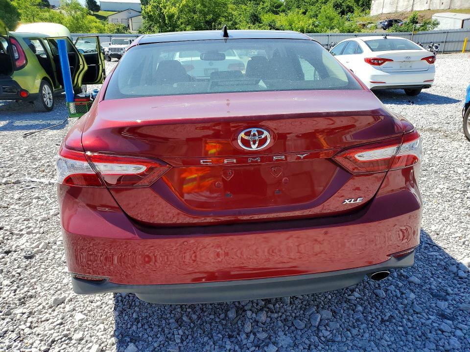 Продаж на аукціоні авто 2018 Toyota Camry, vin: 4T1B11HK6JU571984, номер лоту: 55982836