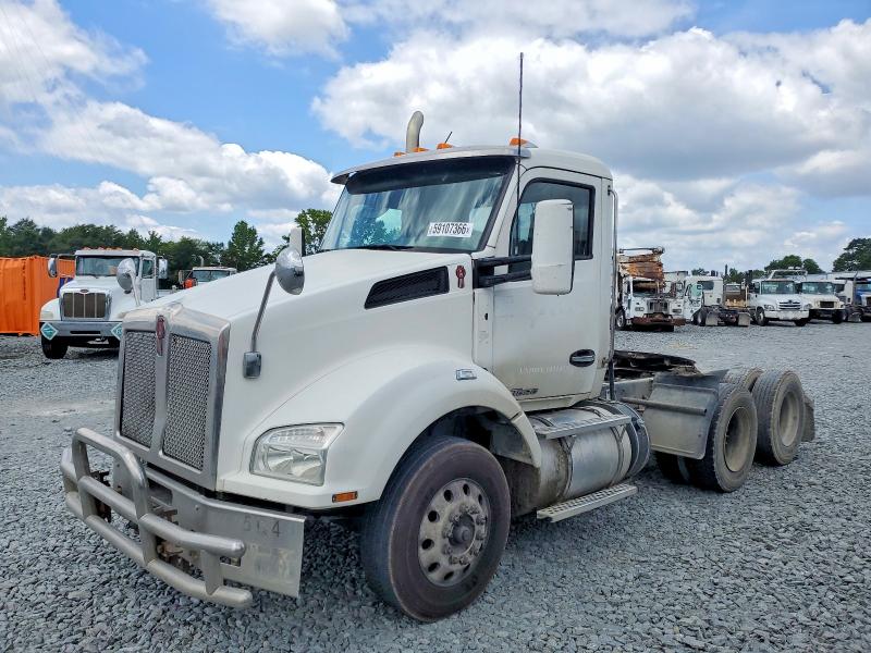 59107366 :رقم المزاد ، 1XKZDP9X1HJ169880 vin ، 2017 Kenworth Construction مزاد بيع
