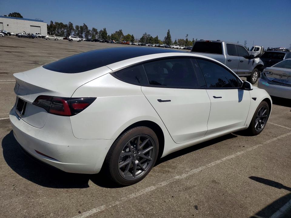 59189546 :رقم المزاد ، 5YJ3E1EA0NF148311 vin ، 2022 Tesla Model 3 مزاد بيع