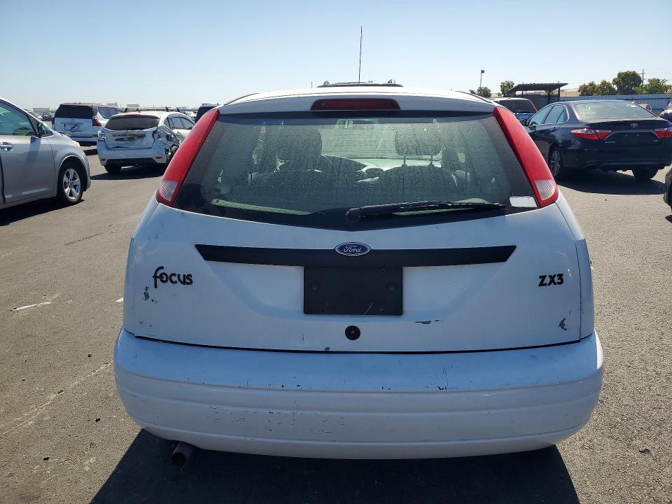 58945296 :رقم المزاد ، 3FAFP31331R117742 vin ، 2001 Ford Focus مزاد بيع